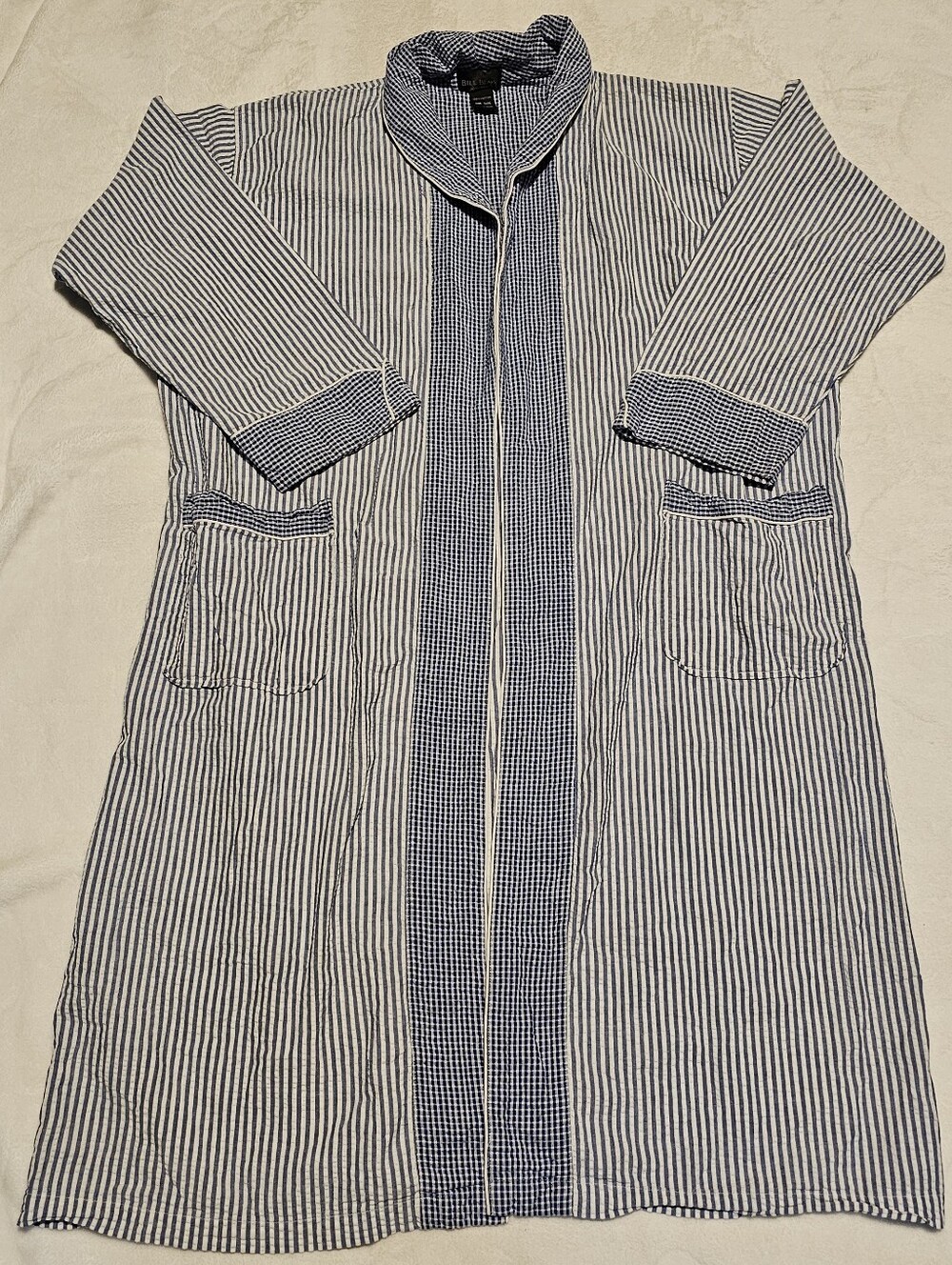 Vintage Bill Blass Men's Navy and White Lounge Robe